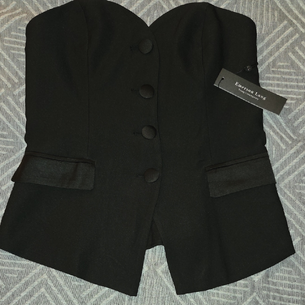Black Tailored Blazer with Structured Silhouette